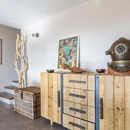 Apartamento L'odyssee Provencale, Un Duplex De Charme De 2 Au Pied Du Village Medieval De Bormes-les-mimosas, Offrant Des Prestations De Gamme Et Superbe Vue Sur Le Massif Des Maures