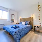 Апартаменты L'odyssee Provencale, Un Duplex De Charme De 2 Au Pied Du Village Medieval De Bormes-les-mimosas, Offrant Des Prestations De Gamme Et Superbe Vue Sur Le Massif Des Maures *