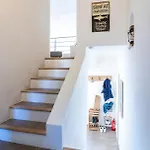 L'odyssee Provencale, Un Duplex De Charme De 2 Au Pied Du Village Medieval De Bormes-les-mimosas, Offrant Des Prestations De Gamme Et Superbe Vue Sur Le Massif Des Maures *