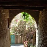 L'odyssee Provencale, Un Duplex De Charme De 2 Au Pied Du Village Medieval De Bormes-les-mimosas, Offrant Des Prestations De Gamme Et Superbe Vue Sur Le Massif Des Maures Апартаменты *