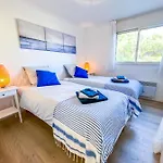 Апартаменты L'odyssee Provencale, Un Duplex De Charme De 2 Au Pied Du Village Medieval De Bormes-les-mimosas, Offrant Des Prestations De Gamme Et Superbe Vue Sur Le Massif Des Maures *