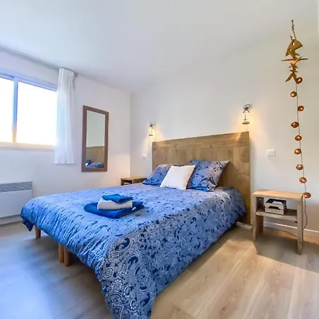 Apartament L'odyssee Provencale, Un Duplex De Charme De 2 Au Pied Du Village Medieval De Bormes-les-mimosas, Offrant Des Prestations De Gamme Et Superbe Vue Sur Le Massif Des Maures *